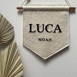 Keresztnévvel hímzett gyapjú banner , Baba - mama, Babaszoba dekoráció, Baba névtábla, Hímzés, Varrás, MESKA