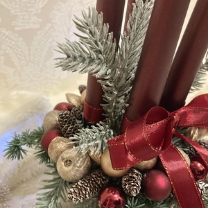Bordó zöld arany adventi koszorú bordó gyertyákkal kerámia kaspóban - karácsony - adventi díszek - adventi koszorú - Meska.hu