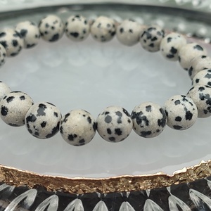 Testet és lelket összehangoló dalmata jáspis női karkötő, Ékszer, Karkötő, Ásványkarkötő, Ékszerkészítés, Gyöngyfűzés, gyöngyhímzés, MESKA