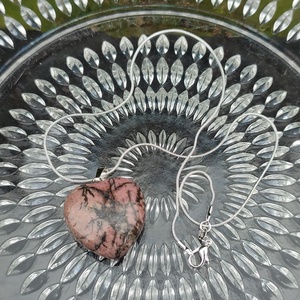 Rodonit szívecskés nyaklánc - ékszer - nyaklánc - hosszú nyaklánc - Meska.hu