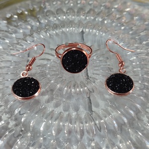 Fekete rosegold gyűrű és fülbevaló - Meska.hu