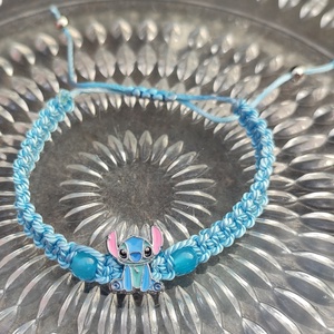 Kék Stitch makramé karkötő - ékszer - karkötő - fonott karkötő - Meska.hu