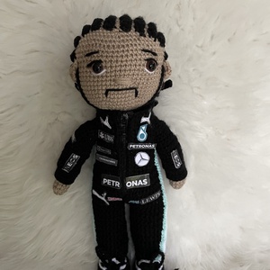 Lewis Hamilton F1 pilóta - játék & sport - plüssállat & játékfigura - ember - Meska.hu