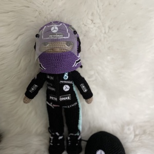 Lewis Hamilton F1 pilóta - játék & sport - plüssállat & játékfigura - ember - Meska.hu