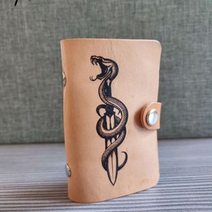 Kígyós - kardos motívumos igazolványtartó - táska & tok - pénztárca & más tok - kártyatartó & irattartó - Meska.hu