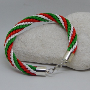 Piros- fehér- zöld fonott karkötő -  - Meska.hu