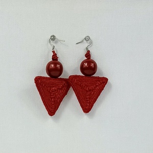 Háromszögű kender fülbevaló - Meska.hu