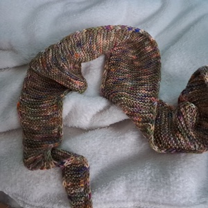 Kézzel kötött, egyedi nyakbavaló � vékony gyapjúból - ruha & divat - sál, sapka, kendő - kendő - Meska.hu