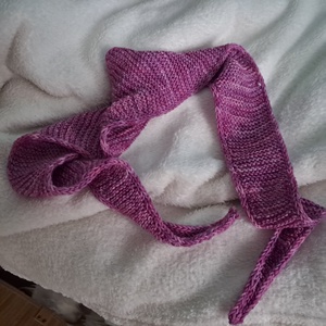 Kézzel kötött, egyedi nyakbavaló � vékony gyapjúból - ruha & divat - sál, sapka, kendő - kendő - Meska.hu