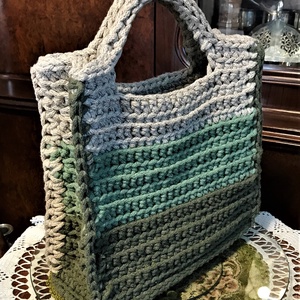 Horgolt táska, zsinórfonalból készült, közepes méret - táska & tok - kézitáska & válltáska - kézitáska - Meska.hu