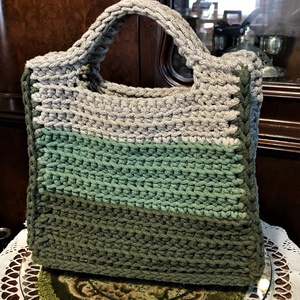 Horgolt táska, zsinórfonalból készült, közepes méret - táska & tok - kézitáska & válltáska - kézitáska - Meska.hu