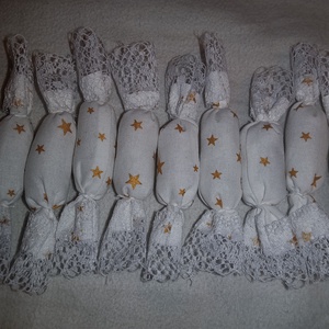 Textil szaloncukor, feh�r, arany csillagokkal. - Meska.hu