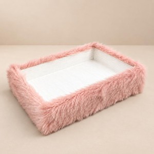 Reliofi műszőrme szalagos box � fehér, rózsaszín szőrmével, 30 � 20 � 6 cm - Meska.hu