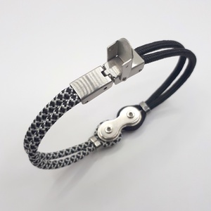 LÁNC (fekete-fehér) paracord karkötő - ékszer - karkötő - karperec - Meska.hu