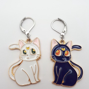 Sailor Moon cicás fülbevaló - ékszer - fülbevaló - lógó fülbevaló - Meska.hu