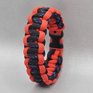 PIROS-FEKETE-KÉK paracord karkötő, Ékszer, Karkötő, Fonott karkötő, Ékszerkészítés, Csomózás, MESKA