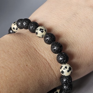 DALMATA ásvány karkötő - ékszer - karkötő - gyöngyös karkötő - Meska.hu