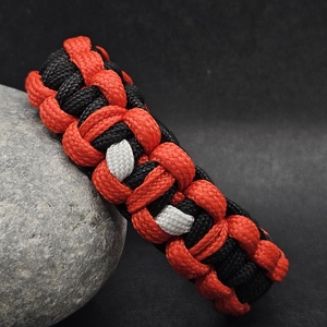DEADPOOL SLIM paracord karkötő, Ékszer, Karkötő, Fonott karkötő, Ékszerkészítés, Csomózás, MESKA