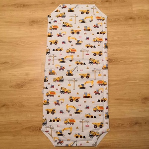 Bélelt lepedő óvodai kiságyra 100% pamutból! Sárga munkagépes -  - Meska.hu
