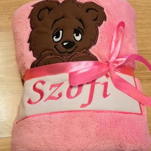 Macis névtáblás hímzett Bébi pléd/takaró - Wellsoft (Cosy Fleece) - Meska.hu