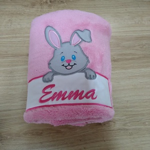 Nyuszis névtáblás hímzett Ovis pléd/takaró - Wellsoft (Cosy Fleece) - otthon & életmód - babaszoba, gyerekszoba - Meska.hu