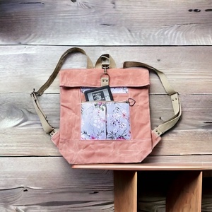 Nagyméretű impregnált vászon roll-top táska magnóliákkal - táska & tok - hátizsák - roll top hátizsák - Meska.hu