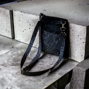 Kecses, elegáns, kényelmes, impregnált es vízálló vászon válltáska - Meska.hu