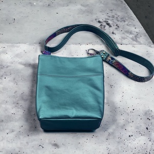 Kecses, elegáns, kényelmes válltáska - táska & tok - kézitáska & válltáska - kézitáska - Meska.hu