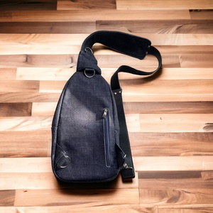 Csepp alakú vagány farmer slingbag - táska & tok - kézitáska & válltáska - tarisznya - Meska.hu