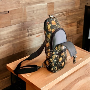 Csepp alakú slingbag - táska & tok - övtáska - Meska.hu