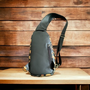 Csepp alakú slingbag - táska & tok - övtáska - Meska.hu