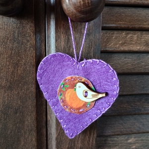 Lila filc szívek madárral - otthon & életmód - dekoráció - fali és függő dekoráció - függődísz - Meska.hu