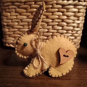 Barna nyúl szívvel - Meska.hu