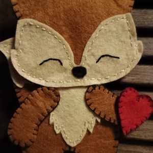 Akasztható rókás dísz, szívvel, Otthon & Életmód, Dekoráció, Fali és függő dekoráció, Függődísz, Varrás, Mindenmás, MESKA