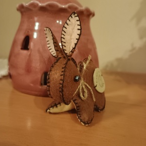 Handmade sötétbarna Húsvéti nyúl - ünnepi díszek, dekorációk - húsvéti díszek és dekorációk - Meska.hu