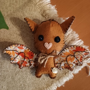 Cuki filc denevér kabala (barna, madár mintás) - otthon & életmód - dekoráció - dísztárgy - Meska.hu