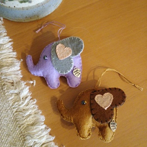 Apró elefánt pár szívecskékkel, Otthon & Életmód, Dekoráció, Fali és függő dekoráció, Függődísz, Varrás, MESKA