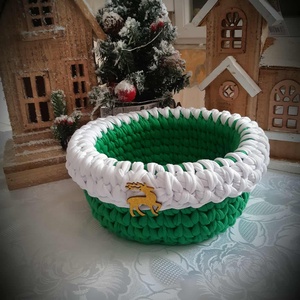 Zöld-fehér karácsonyi kosárka, Karácsony, Karácsonyi lakásdekoráció, Ünnepi asztaldekoráció, Horgolás, MESKA