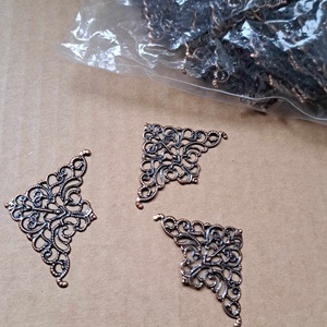 Fém sarokdísz - bronz színű, Kellékek & szerszámok, Dekorációs kellékek, Egyéb kellékek, Decoupage, transzfer és szalvétatechnika, Mindenmás, MESKA