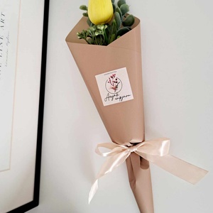 Tulipán minicsokor papírtölcsérben - sárga, Otthon & Lakás, Dekoráció, Virágdísz és tartó, Csokor & Virágdísz, Virágkötés, MESKA