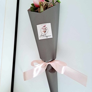 Anyák napi tulipán papírtölcsérben - magenta+fehér átmenetes - Meska.hu