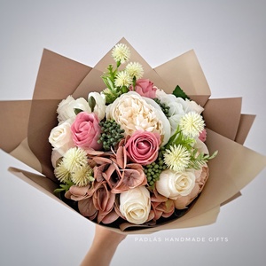 18 szálas vegyes, nyári csokor - peoniákkal, rózsákkal és hortenziákkal - otthon & életmód - dekoráció - virágdísz és tartó - csokor & virágdísz - Meska.hu