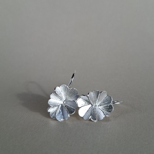 Minimalista virág alakú ezüst ékszerszett - ékszer - ékszerszett - Meska.hu