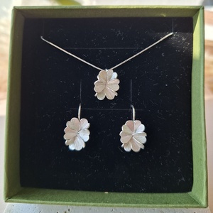 Minimalista virág alakú ezüst ékszerszett - ékszer - ékszerszett - Meska.hu