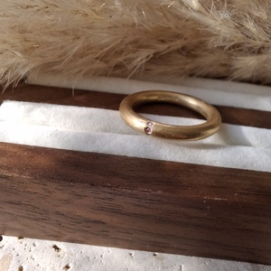 Aranyozott ezüst gyűrű rózsaszín zafírral - ékszer - gyűrű - kerek gyűrű - Meska.hu