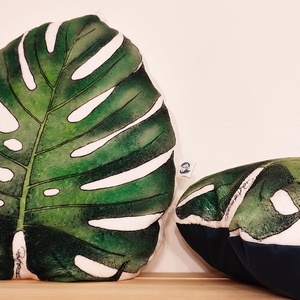 Monstera formapárna, sötétzöld hátoldallal - otthon & életmód - lakástextil - párna & párnahuzat - Meska.hu