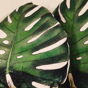 Monstera formapárna, sötétzöld hátoldallal - otthon & életmód - lakástextil - párna & párnahuzat - Meska.hu