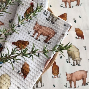 Kéztörlő kendő - TANYAUDVAR - malacok, bárányok - S, Otthon & Életmód, Konyhafelszerelés, tálalás, Konyhai textil, Konyharuha & Törlőkendő, Fotó, grafika, rajz, illusztráció, Varrás, MESKA