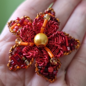 Tűzvirág kitűző  - ékszer - kitűző és bross - kitűző - Meska.hu