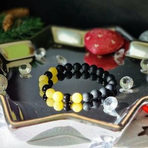 Fényes - matt ónix és matt sárga jáde karkötő  - Meska.hu